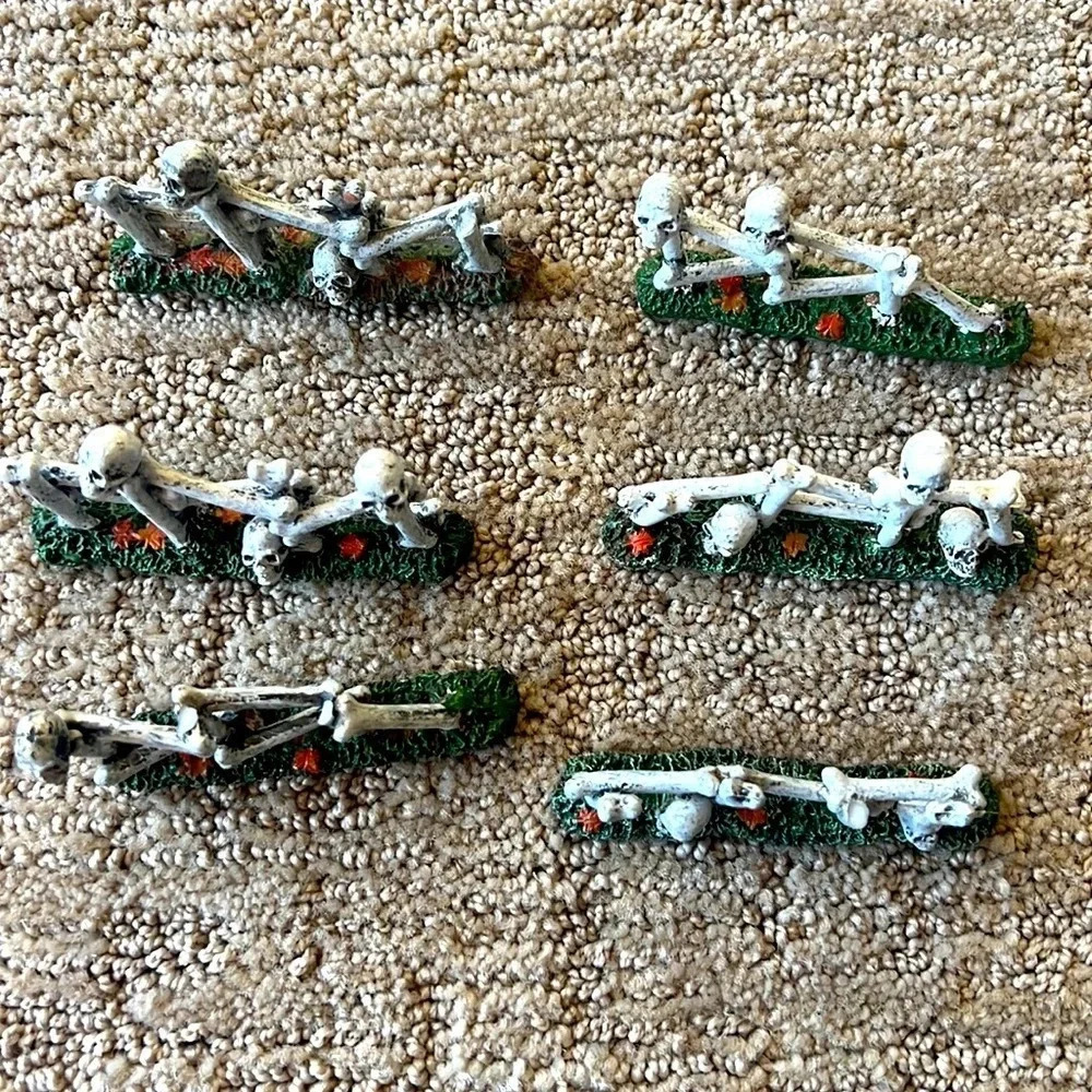 Lemax Spooky Town Halloween fence figurines 6 total - Picture 2 of 2